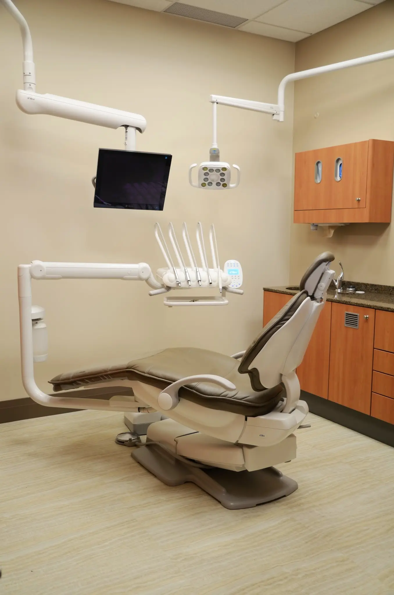 Upper Paradise Dental - Orthodontists Canada
